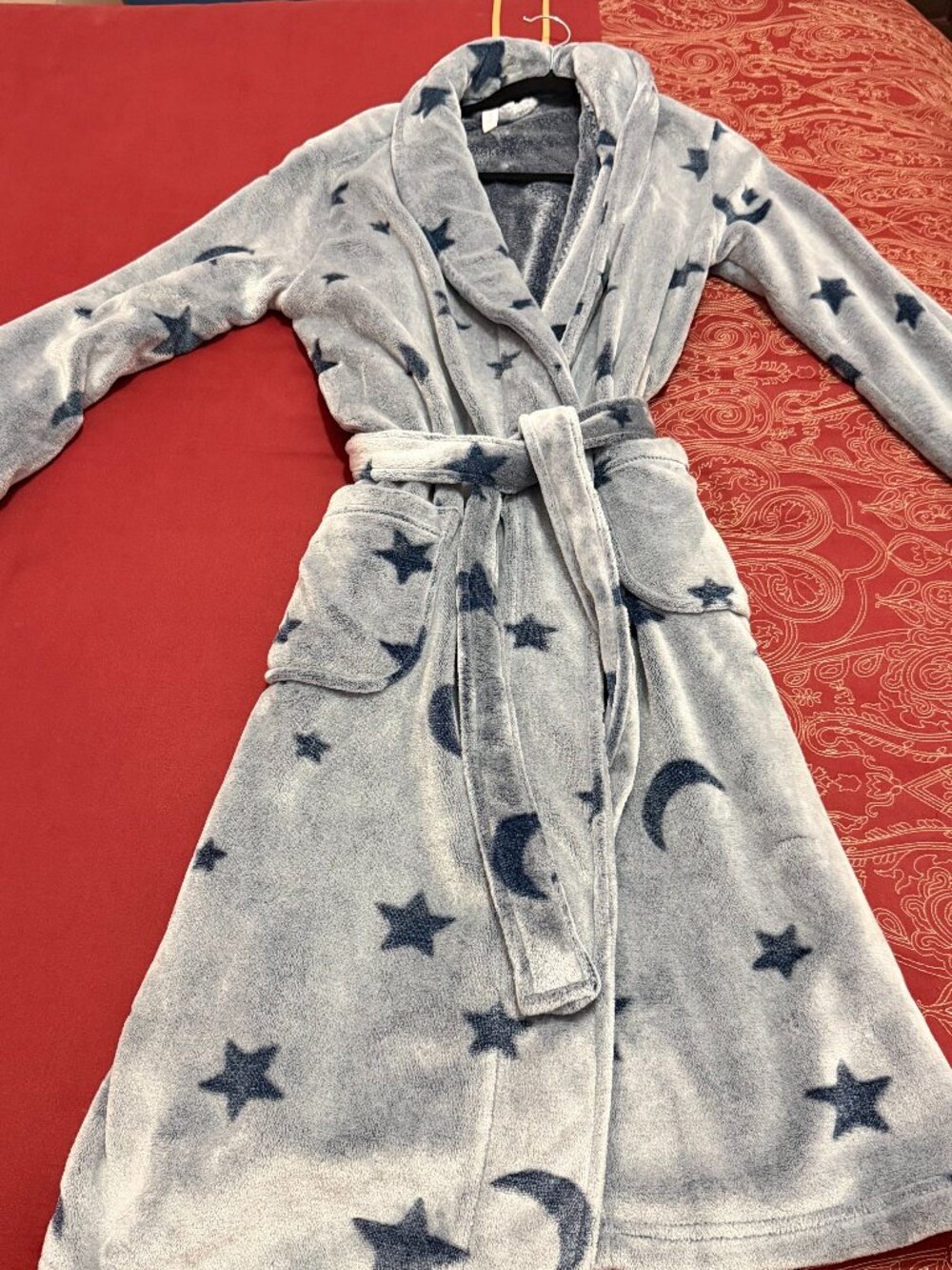 Comfy.Plush Robe - Size Medium